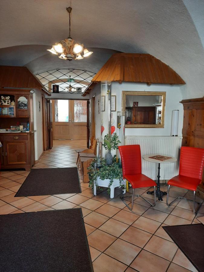 ספיטל אם פיהרן Gaestehaus Zur Post - Heritage Inn מראה חיצוני תמונה